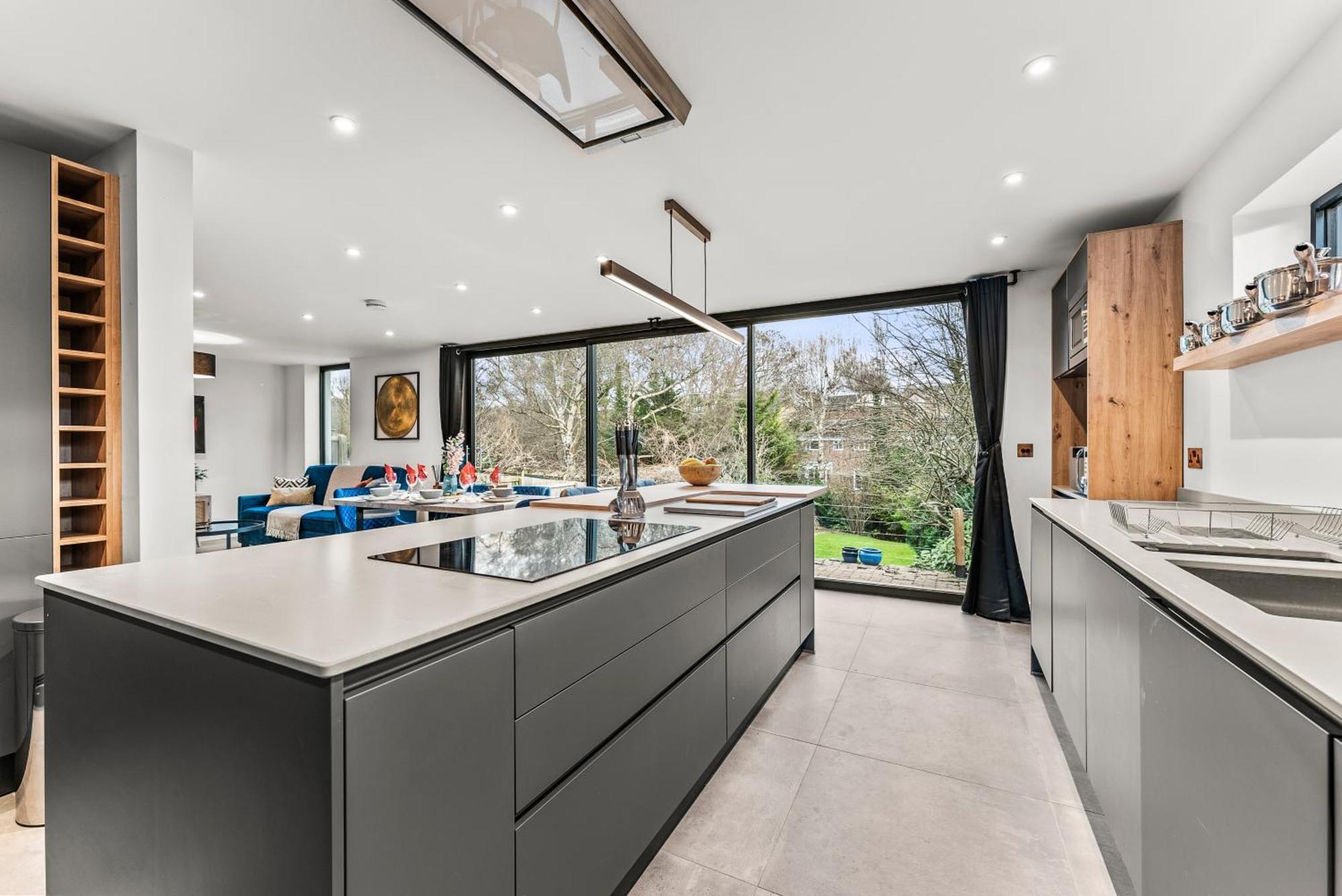 Elegant Retreat In Cheltenham - Garden & Parking Included Екстер'єр фото