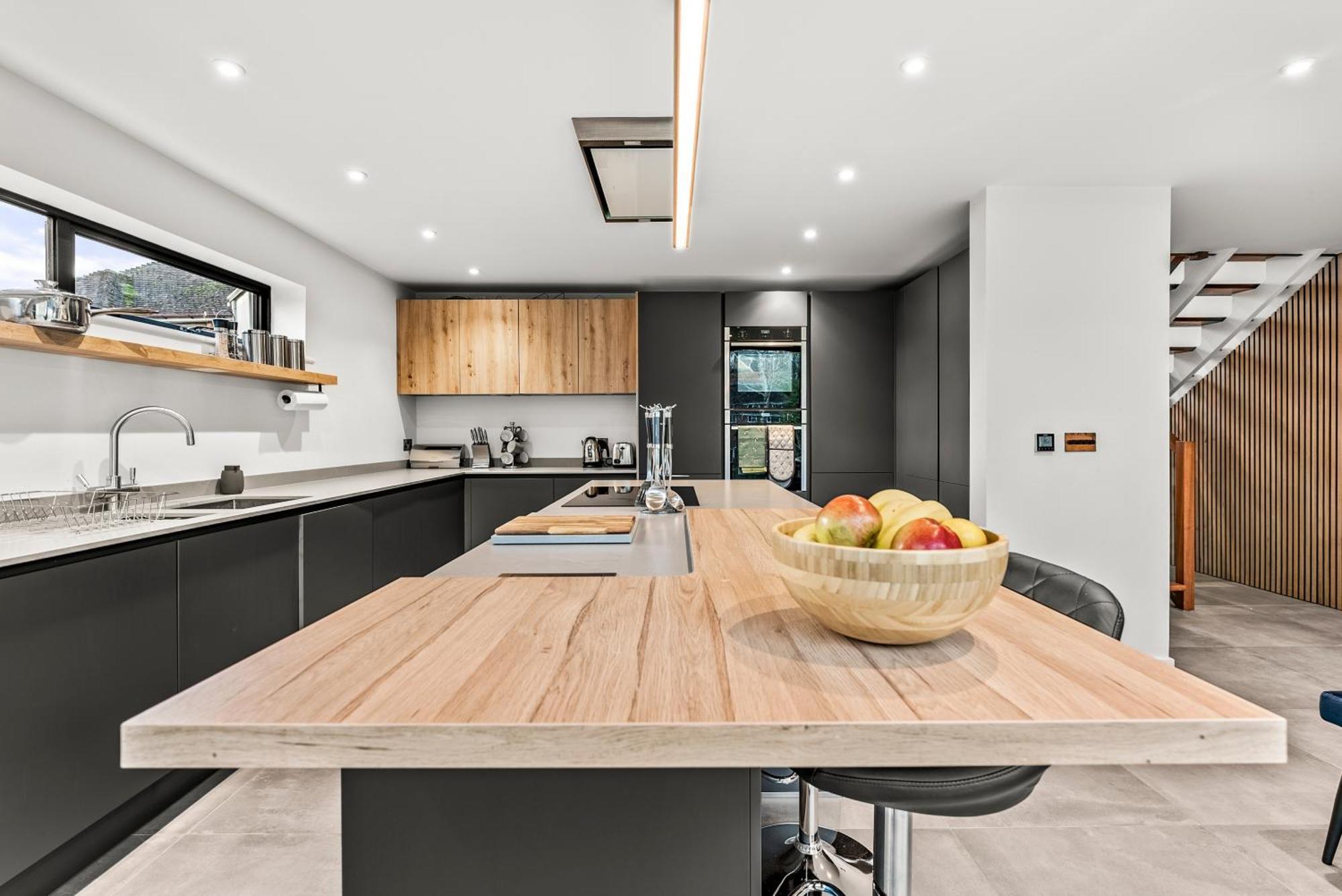 Elegant Retreat In Cheltenham - Garden & Parking Included Екстер'єр фото