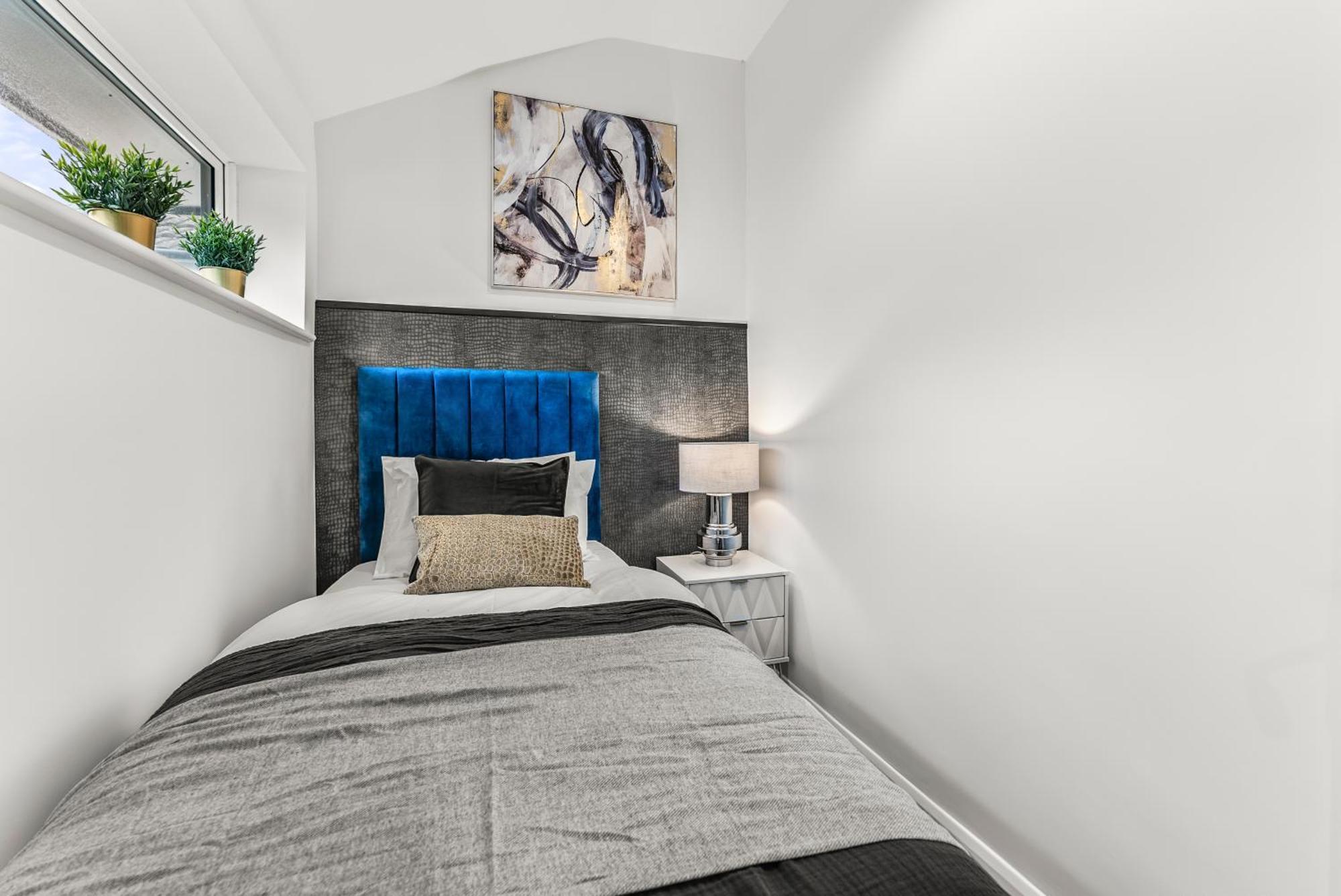Elegant Retreat In Cheltenham - Garden & Parking Included Екстер'єр фото
