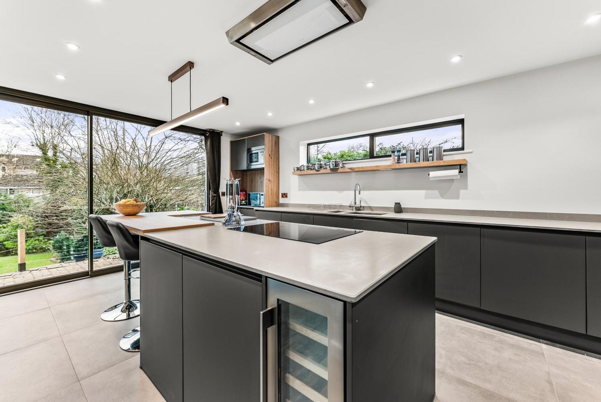 Elegant Retreat In Cheltenham - Garden & Parking Included Екстер'єр фото