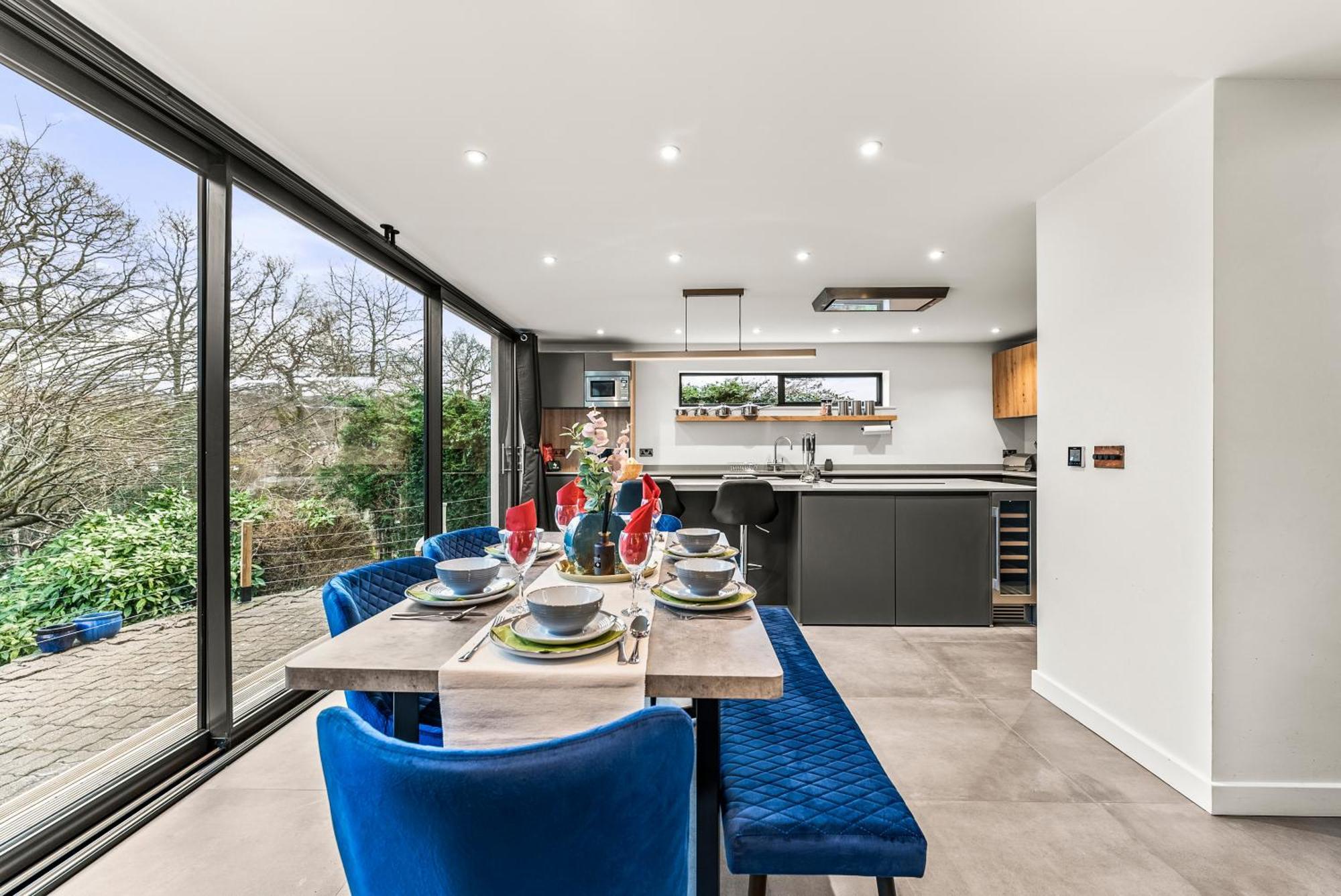 Elegant Retreat In Cheltenham - Garden & Parking Included Екстер'єр фото