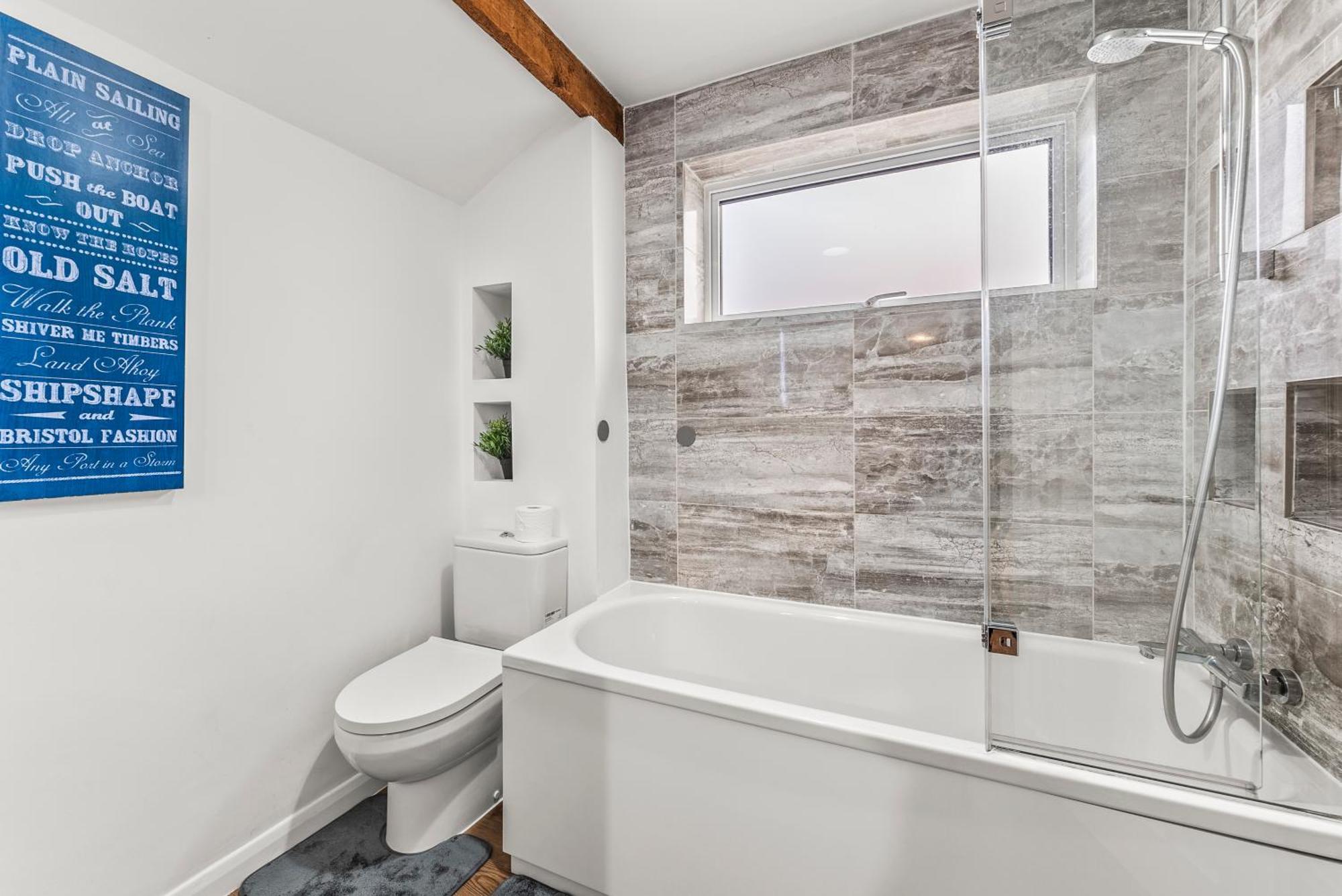 Elegant Retreat In Cheltenham - Garden & Parking Included Екстер'єр фото